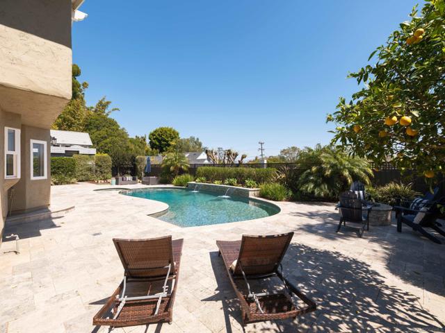 675 Silvergate Ave, San Diego CA: https://media.crmls.org/mediaz/27b4adaa-6d4c-47bb-9c92-529b79077738.jpg