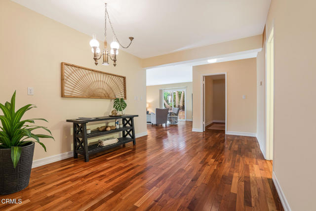 3233 Playa Court, Oxnard CA: https://media.crmls.org/mediaz/27b51644-c962-412a-9033-c406b10b6e71.jpg