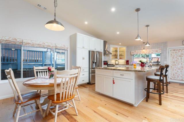 6714 Bedlow Ct, San Diego CA: https://media.crmls.org/mediaz/27b53b5a-5b55-4e3a-a054-3aeb27ac3d4e.jpg