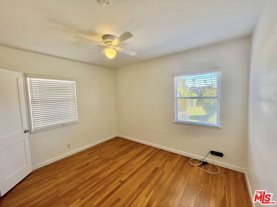 https://media.crmls.org/mediaz/27b55b88-5939-4104-a3b5-008e7c75cf34.jpg?preset=X-Large