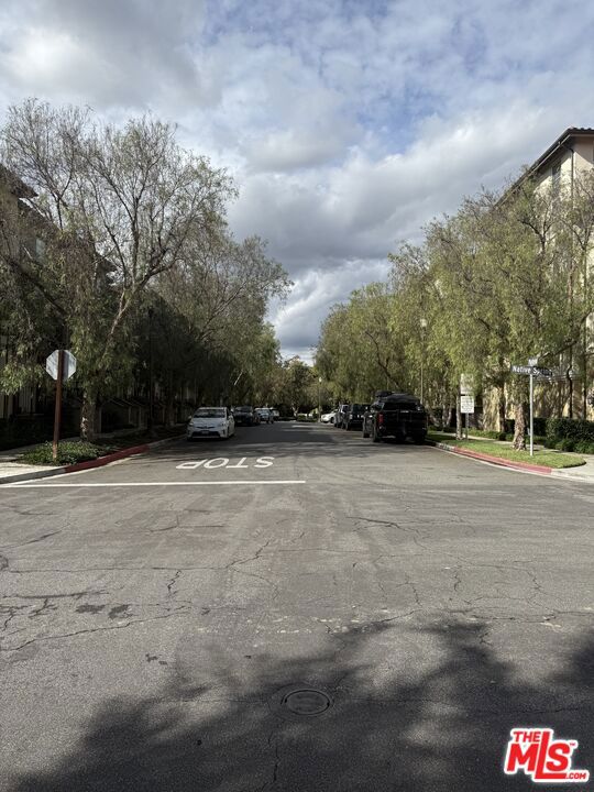 65 Plateau, Irvine CA: https://media.crmls.org/mediaz/27b5b89b-630e-4869-8d81-dff42bd535cd.jpg