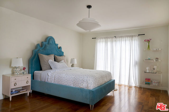 5 Bed Home for Sale in Los Angeles, California