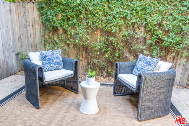 880 Hilldale Avenue, West Hollywood CA: https://media.crmls.org/mediaz/27b61321-eda9-47f5-9777-a67718dc7467.jpg