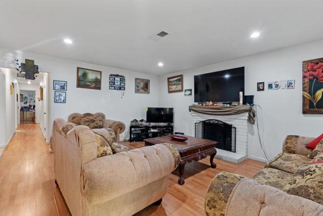 1780 Truckee, Salinas CA: https://media.crmls.org/mediaz/27b630a3-b7f5-4340-a6e5-01622030fc46.jpg