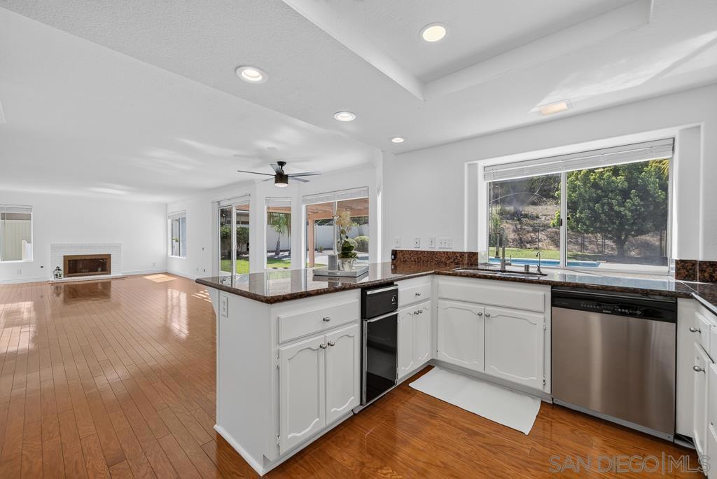 13887 Carriage Rd - photo 20