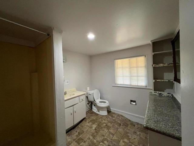 1617 17th Street, San Pablo CA: https://media.crmls.org/mediaz/27b692f1-73bb-4007-8219-855bfdd962d8.jpg