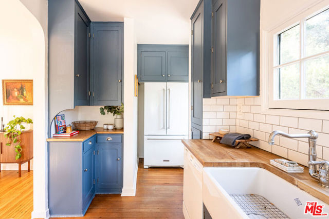 1117 N Avenue 64, Los Angeles CA: https://media.crmls.org/mediaz/27b697ea-11ca-4ad4-9e67-1713cff8cd8d.jpg