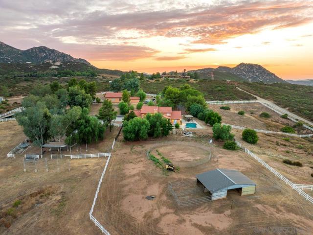 15091 Chemise Creek Rd, Ramona CA: https://media.crmls.org/mediaz/27b70a92-b18b-447a-a19a-553c8898ff6f.jpg