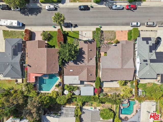 29429 Trailway Lane, Agoura Hills CA: https://media.crmls.org/mediaz/27b75bc1-a2c1-4ce1-a1ad-cf119a657281.jpg