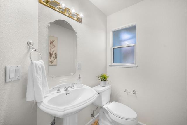 17157 Heatherwood Way, Morgan Hill CA: https://media.crmls.org/mediaz/27b7ee71-18ba-4002-8719-235f39ba2ef6.jpg