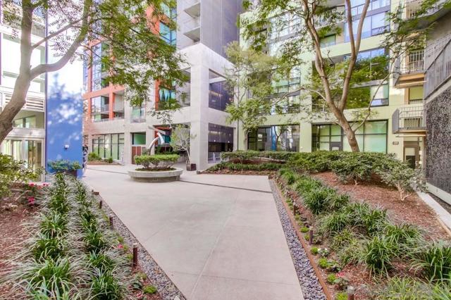 321 10th Ave, San Diego CA: https://media.crmls.org/mediaz/27b803ce-a9a8-4e3c-8927-a5cd5ba7a0d4.jpg