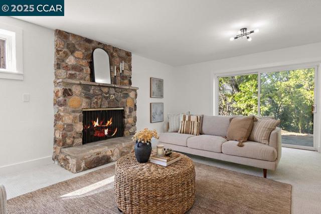 1071 Serrano Ct, Lafayette CA: https://media.crmls.org/mediaz/27b8a119-6f83-4f8b-bef8-23a728664e47.jpg