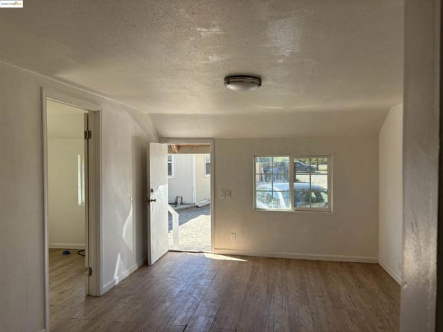 15089 Byron Hwy, Byron CA: https://media.crmls.org/mediaz/27b998ab-b98c-4388-bfe2-4d12d7b19d09.jpg