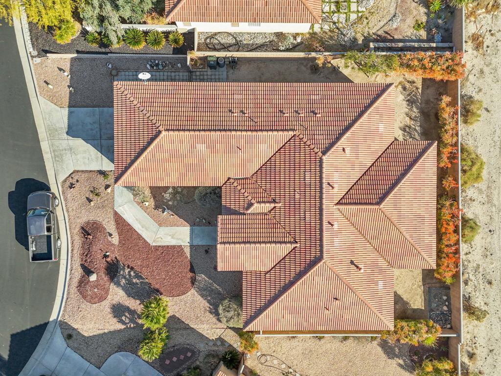 https://media.crmls.org/mediaz/27ba53e9-6677-480f-a71e-7394eaac20f3.jpg?preset=X-Large