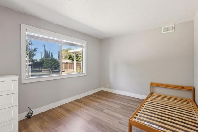 3253 Arthur Avenue, San Jose CA: https://media.crmls.org/mediaz/27ba5b1f-4434-42f9-baab-8730f4bde951.jpg