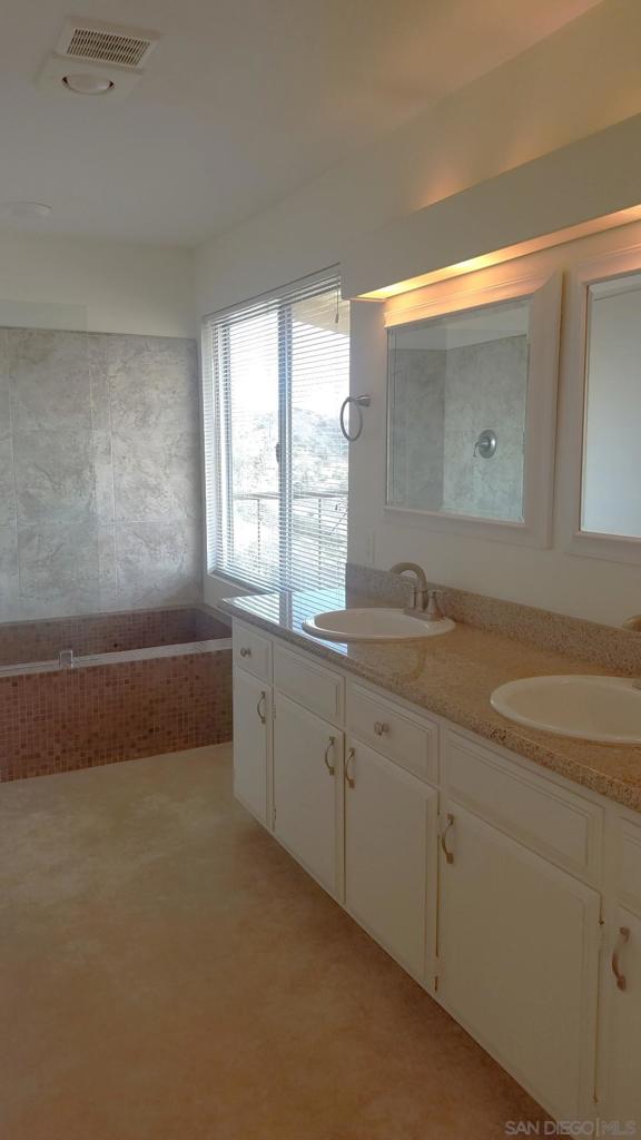 5681 Desert View Drive - photo 10