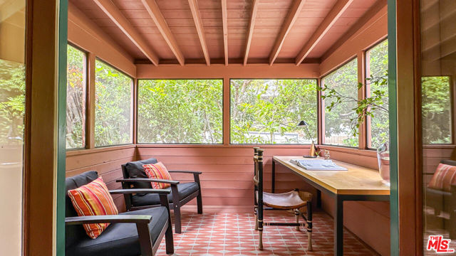752 Country Club Drive, Burbank CA: https://media.crmls.org/mediaz/27bbf91b-f478-47af-80c4-88bd551e5369.jpg