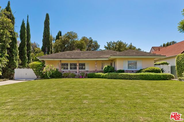 Image 0 of 35 For 831 Beverly Glen Boulevard