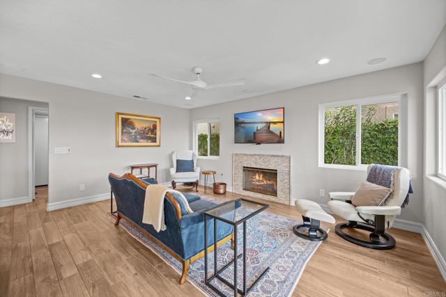 7045 Via Cabana, Carlsbad CA: https://media.crmls.org/mediaz/27bd3197-b896-447a-9bde-515890cb3d8d.jpg