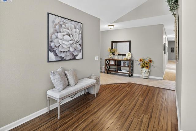 368 Beverly St, Livermore CA: https://media.crmls.org/mediaz/27bd75c6-455d-4d8a-982c-fe3d2cb03446.jpg