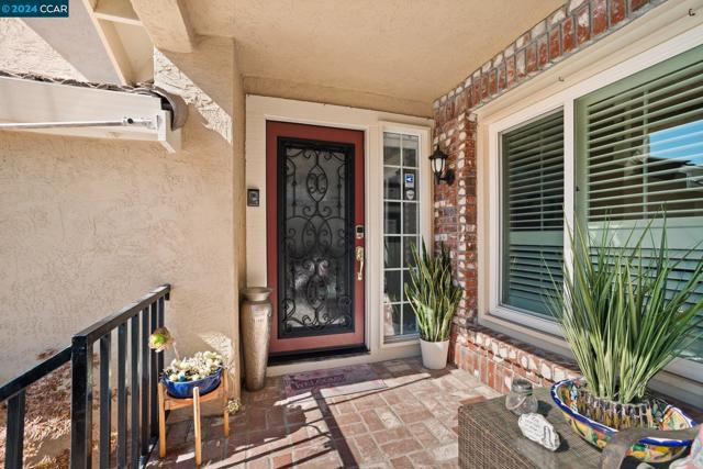 Image 4 of 59 For 5404 Glenwood Ct
