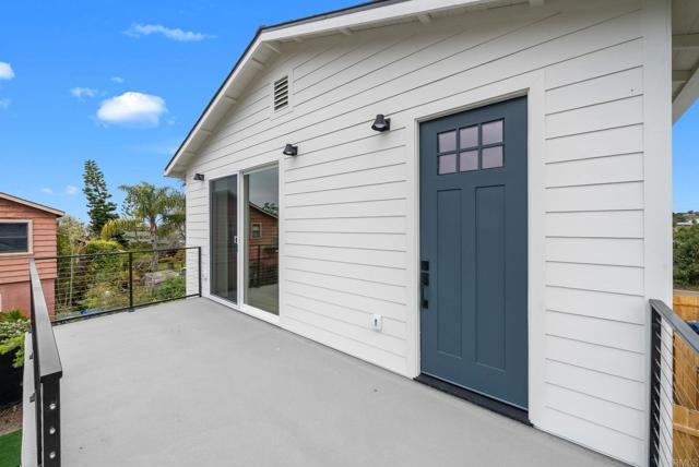 Detail Gallery Image 3 of 46 For 2501 Davis Ave, Carlsbad,  CA 92008 - 6 Beds | 5 Baths
