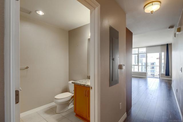 427 9th Ave, San Diego, California 92101, ,1 BathroomBathrooms,Condominium,For Sale,9th Ave,240001604SD