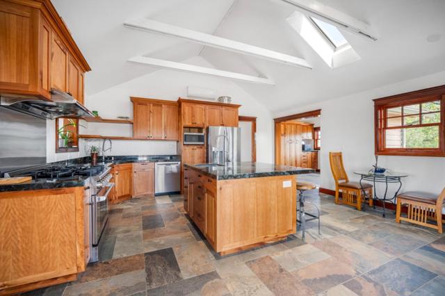 30625 Stonewall Canyon Road, Soledad CA: https://media.crmls.org/mediaz/27be4e6a-ca25-41f9-8f40-191b6645ab74.jpg