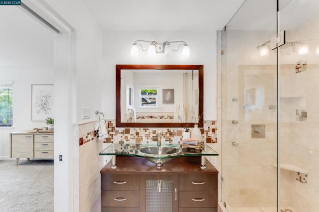 2424 San Miguel Dr, Walnut Creek CA: https://media.crmls.org/mediaz/27be5688-e96d-4884-9505-43a0d2c4210b.jpg