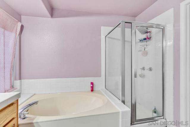 53 Avenida Descanso, Oceanside CA: https://media.crmls.org/mediaz/27bef8ba-c268-4bcf-995f-abcb5254ca70.jpg