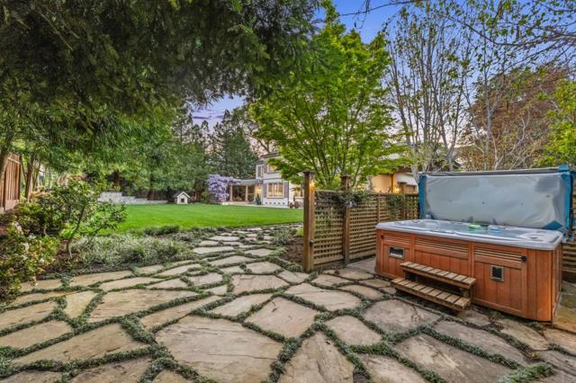 125 Stonepine Road, Hillsborough CA: https://media.crmls.org/mediaz/27bf0091-f63e-4df5-bd9c-18d0628bb653.jpg