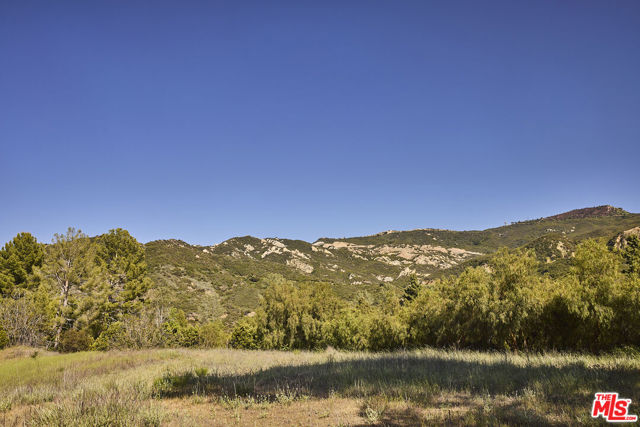 2266 Cold Canyon Road, Calabasas CA: https://media.crmls.org/mediaz/27bf55bc-8cf8-40e8-aa46-61210e57231b.jpg