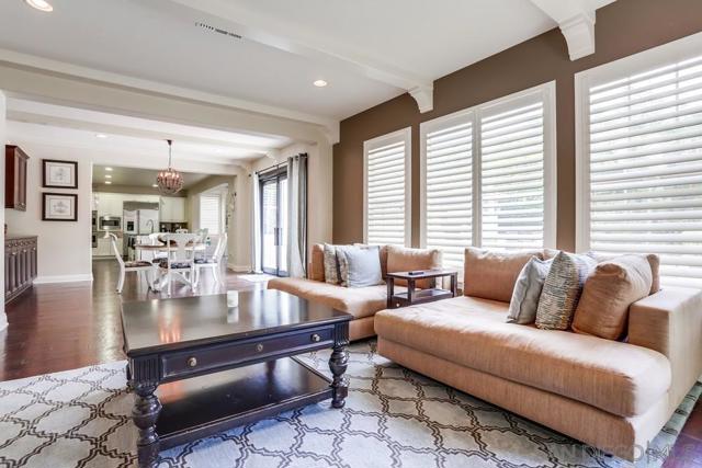 6977 Corte Langosta, Carlsbad CA: https://media.crmls.org/mediaz/27bfd435-ac00-46c8-9fa9-7b7e73287e37.jpg