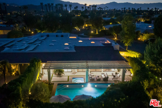 6 Exeter Court, Rancho Mirage CA: https://media.crmls.org/mediaz/27c0064b-19c9-4bfb-ae7d-f1f4a4be2bdf.jpg