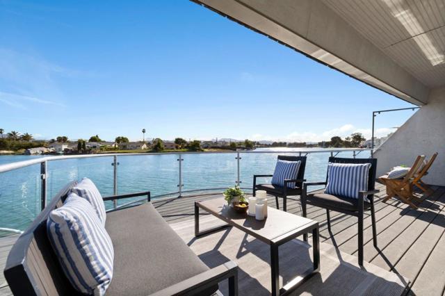 464 Fathom Drive, San Mateo CA: https://media.crmls.org/mediaz/27c09718-5b6d-48d4-a244-15cc4aa6a337.jpg
