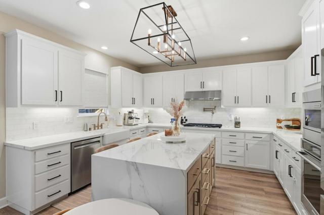 17725 Calle Mazatan, Morgan Hill CA: https://media.crmls.org/mediaz/27c0c0ca-d920-4c25-878a-29b34208fdd4.jpg