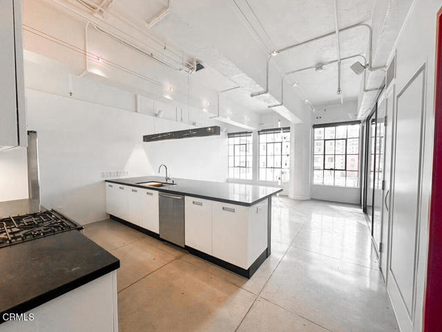 746 S Los Angeles Street, Los Angeles CA: https://media.crmls.org/mediaz/27c14c49-93f8-4dec-b3f5-cc6b29d38077.jpg