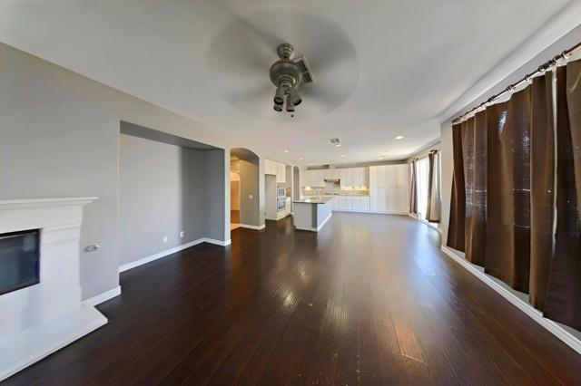 2300 Thorncroft Circle, Palmdale CA: https://media.crmls.org/mediaz/27c2521e-4494-43c3-beb0-98d5a9835dee.jpg