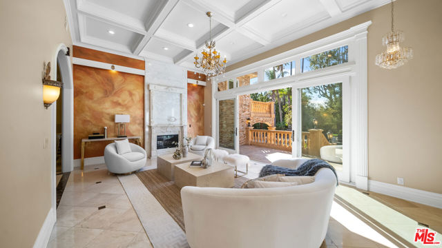 10801 Bothwell Road, Chatsworth CA: https://media.crmls.org/mediaz/27c27ac3-de75-4d0d-a810-ff08f7a9efc3.jpg