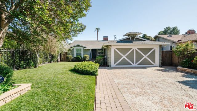 13618 ADDISON Street photo 3