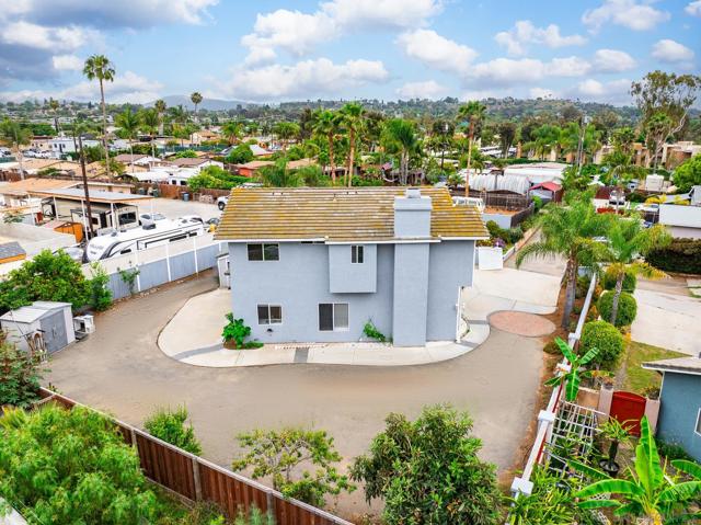 119 Smilax Rd, Vista CA: https://media.crmls.org/mediaz/27c358e4-5a3b-48e0-acaa-759553a3c802.jpg
