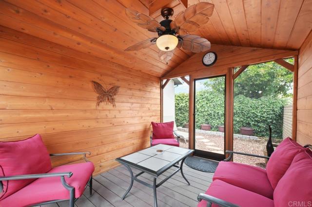 Home for Sale in Lakeside