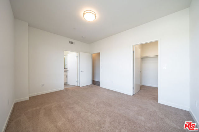 5941 Barton Avenue, Los Angeles CA: https://media.crmls.org/mediaz/27c40fb2-5f59-498d-a921-a81ee92535d4.jpg