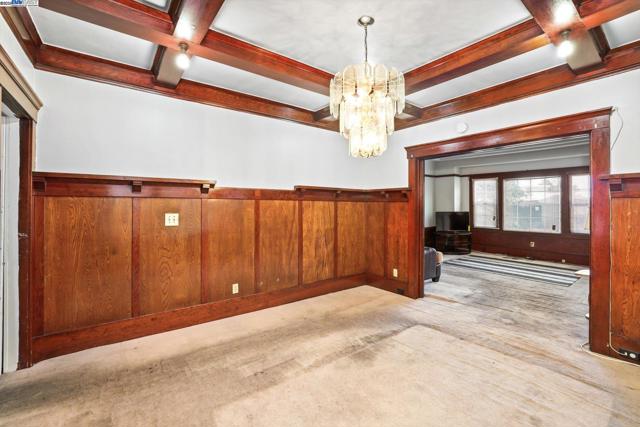 835 Apgar St, Oakland CA: https://media.crmls.org/mediaz/27c46a55-6dca-4aa6-bce7-4d786370a198.jpg