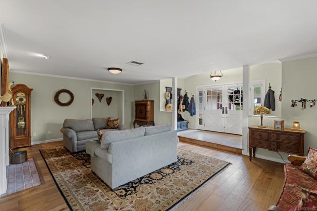 16327 Woodson View Rd, Poway CA: https://media.crmls.org/mediaz/27c4b9ea-a139-4401-908b-381c894c80ff.jpg