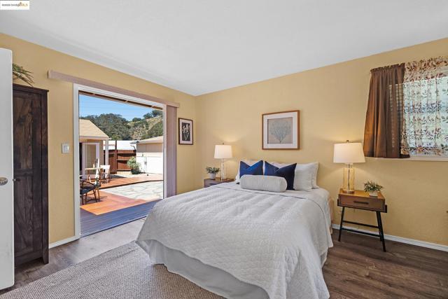 1034 Navellier St, El Cerrito CA: https://media.crmls.org/mediaz/27c50725-b4da-4370-9761-903b9ce9ffdb.jpg