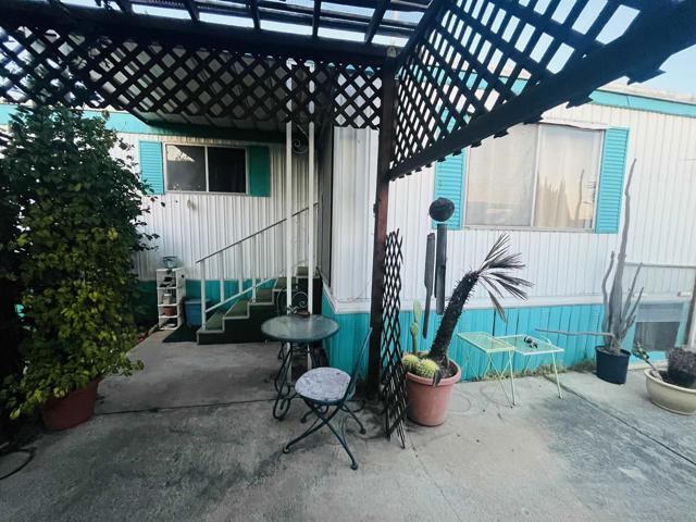 450 E Bradley, El Cajon CA: https://media.crmls.org/mediaz/27c5389f-d15a-47d7-9c71-3e38ad69ebd0.jpg