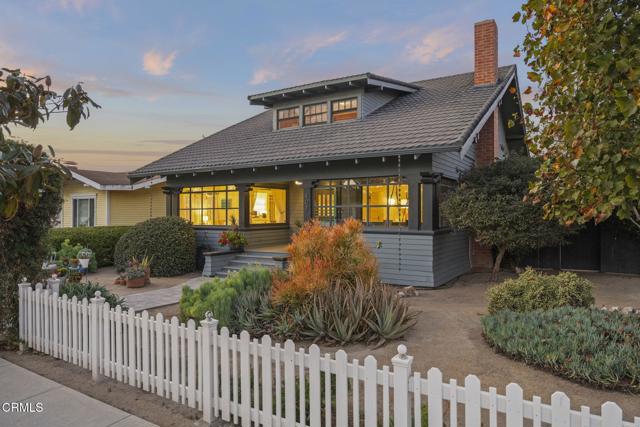 Detail Gallery Image 4 of 79 For 407 Magnolia Ave, Oxnard,  CA 93030 - 5 Beds | 2 Baths