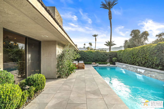 46 Princeton Drive, Rancho Mirage CA: https://media.crmls.org/mediaz/27c59284-9902-408b-9df7-18b10235a8a3.jpg