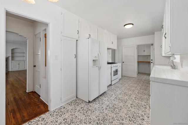 Image 21 of 38 For 4630 Norma Dr